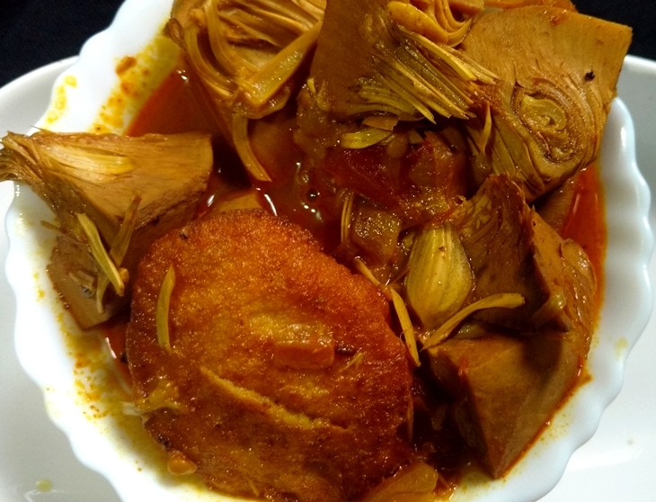 How to cook Bora diye enchorer torkari/jackfruit curry