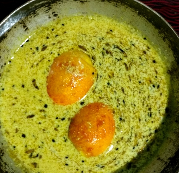 How to make delicious dim posto /egg poppy seed curry