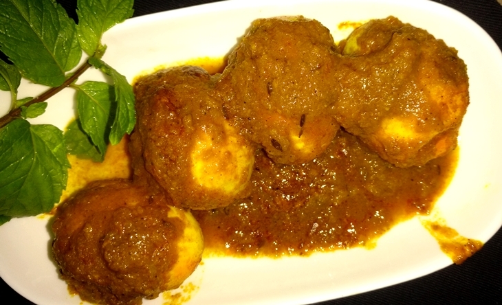 Egg Curry / Dimer Kalia