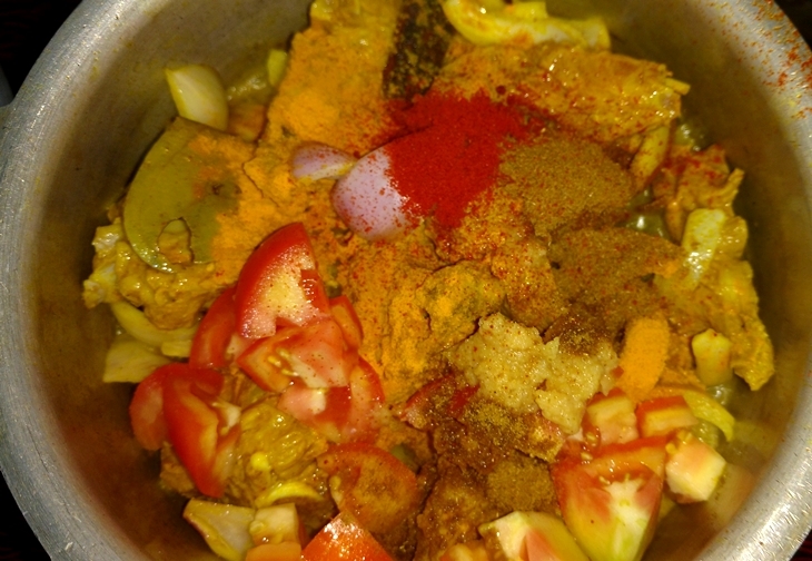 how to make spicy Rajasthani laal maas